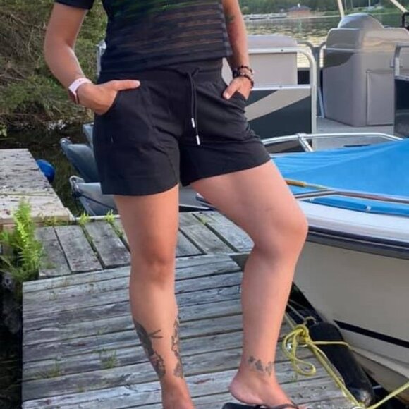 Zyia Black Canyon Shorts - Picture 3 of 4